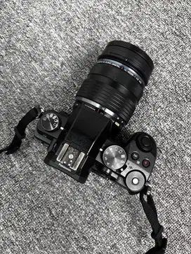 Lumix G85 + Lensa Olympus Pro Like new