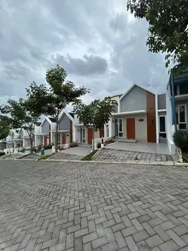 SIRANDA TERRACE 500 JUTAAN DI TEMBALANG