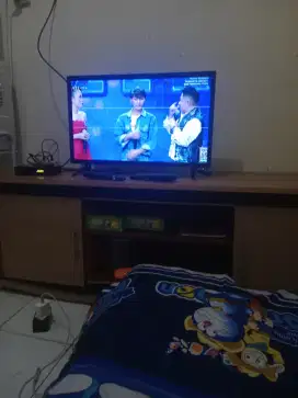 Jual tv LED Polytron 24 inchi lengkap dengan stb