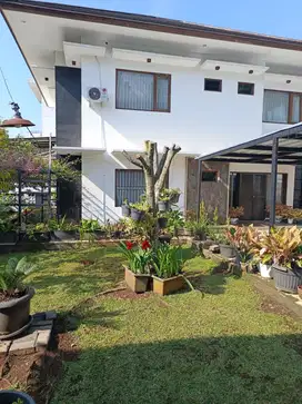 DIJUAL RUMAH LUXURY FULL FURNISHED GOOD VIEW KOTA BANDUNG