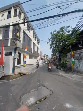 Di Jual Rumah 3 lantai di Kemayoran Siap Huni bisa KPR