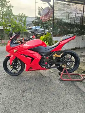 Di Jual Cepat Kawasaki Ninja Karbu th 2012 Mulus Ss Komplit