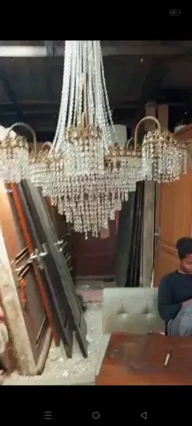 Lampu gantung kristal antik