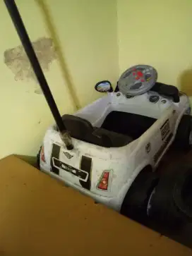 Mobil-mobilan anak