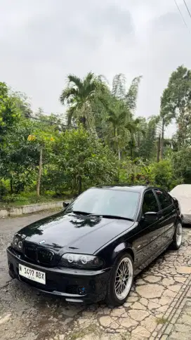 BMW E46 M43 318i 2001 Hitam