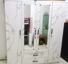 Lemari 4 Pintu Bekas