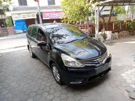 Nissan grand Livina manual