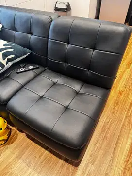 SOFA KULIT HITAM