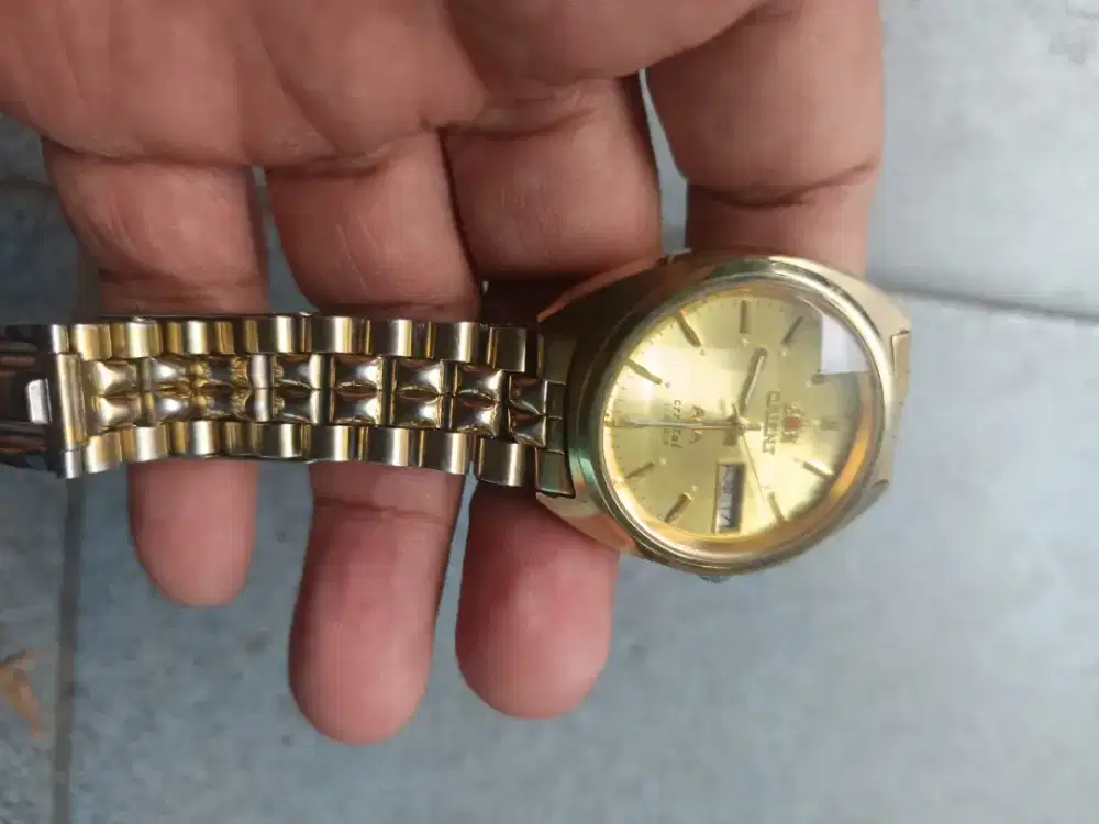 Jam tangan ori otomatis jam masih bagus belum dibongkar