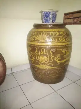 Guci tembikar antik
