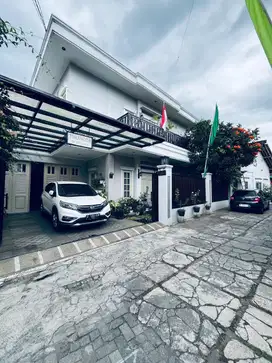 ISTIMEWA Rumah Induk dan Kost Exclusive FULL FURNISH di Condong Catue