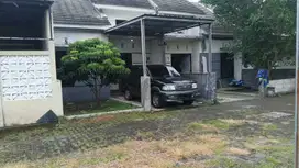 RUMAH PRIBADI TERAWAT 102 M² PERUMAHAN SIDOARJO, SHM DEKAT JALAN RAYA