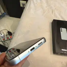 Samsung s23 FE 8/256 cream second