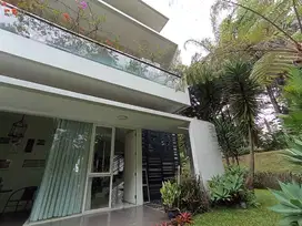 RUMAH MEWAH SAYAP DAGO Lokasi Strategis dan Pemandangan Kota Bandung