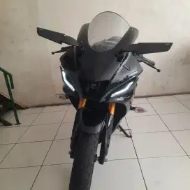 Yamaha R15 V4 conneted