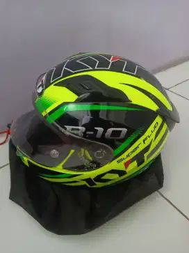 KYT R10 Size L mulus