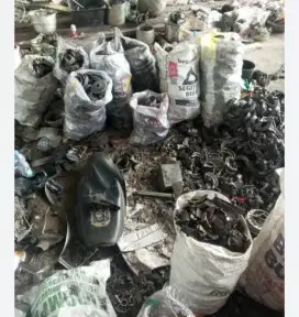 limbah bengkel yang mau di rongsokin