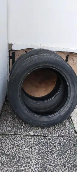 Ban Mobil Falken R18