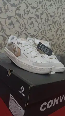 SALE NEW CONVERSE