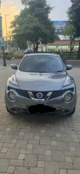 Di jual Cepat Nissan Red interior