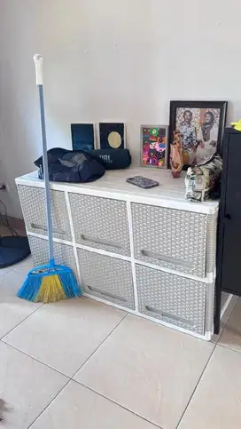 Lemari susun bongkar pasang