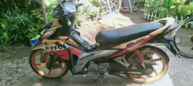 Honda Blade edisi Marquez