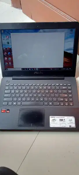 Laptop Asus X454Y AMD A8