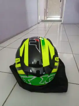 Helm KYT R10,ukuran M