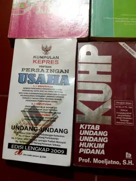 Buku tentang Hukum murah