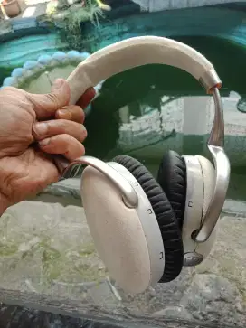 Handset Parrot Zik. 2 Bisa NFC, Suara Merdu, Batre Lumayan BU