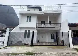 Rumah Baru 3 Lantai Darmo indah selatan Rp 1,850M  dekat darmo harapan