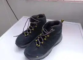 Sepatu safety Jack wolfkins
