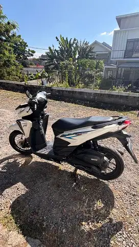 Vario 125 Putih