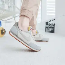Nike Waffle Trainer 2 SE Light Ivory White