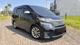 Toyota Vellfire ZG 2.4 AT CBU Low KM Mint Condition