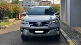 Km57rb toyota fortuner vrz diesel 2017 silver cash kredit bisa