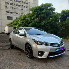 TOYOTA ALTIS V AT 2015