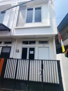 Disewakan Rumah 2KT di Rawamangun, Strategis & Nyaman