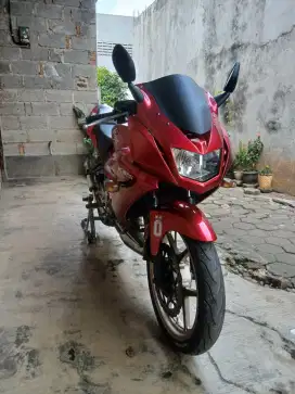 Di jual kawasaki ninja rr tahun 2013 akhir