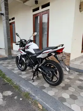 Honda CB150R tahun 2013 bagus lumayan gress