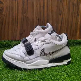 Sepatu Air Jordan Legacy size 42,5
