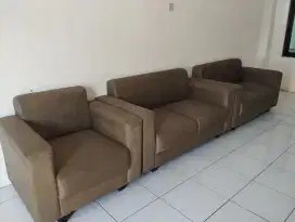 Sofa ruang tamu