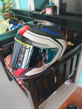 Helm jitsu ukuran M