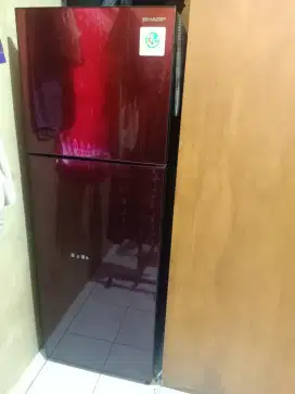 Kulkas Sharp SJ berapa gtu lupa type nya