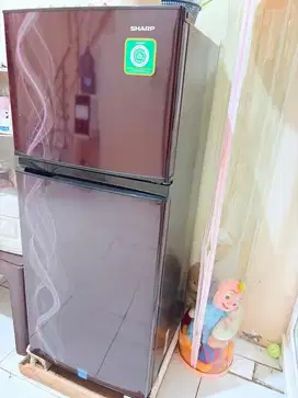 Kulkas 2 pintu merek sharp