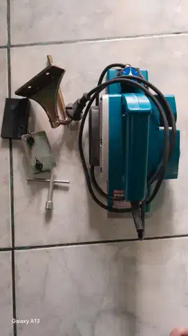 Jual Mesin Serut Kayu Makita N1900B
