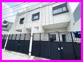 dhyana Rumah baru ukuran 4.3x12m di jelambar