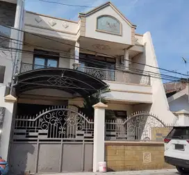 Di jual rumah jalan aries, karang empat