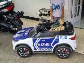 Mainan mobil anak remote
