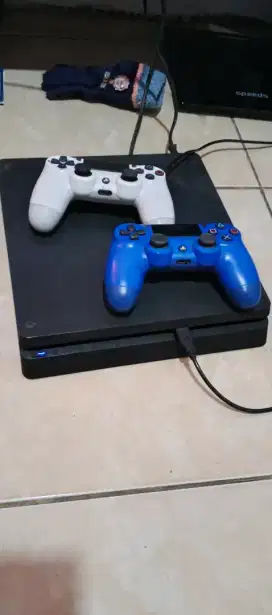 Ps4 sli500gb hitam